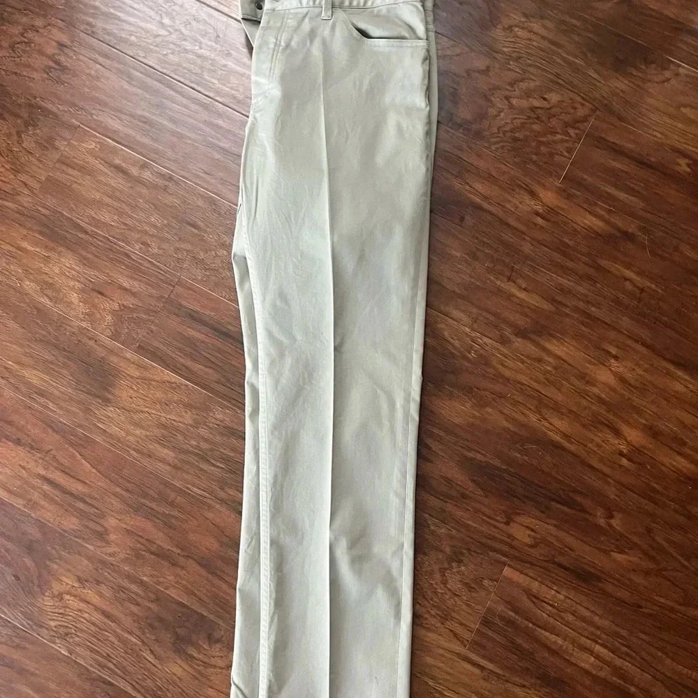 Men’s Theory Straight Slim Fit Khaki pants -Size 36